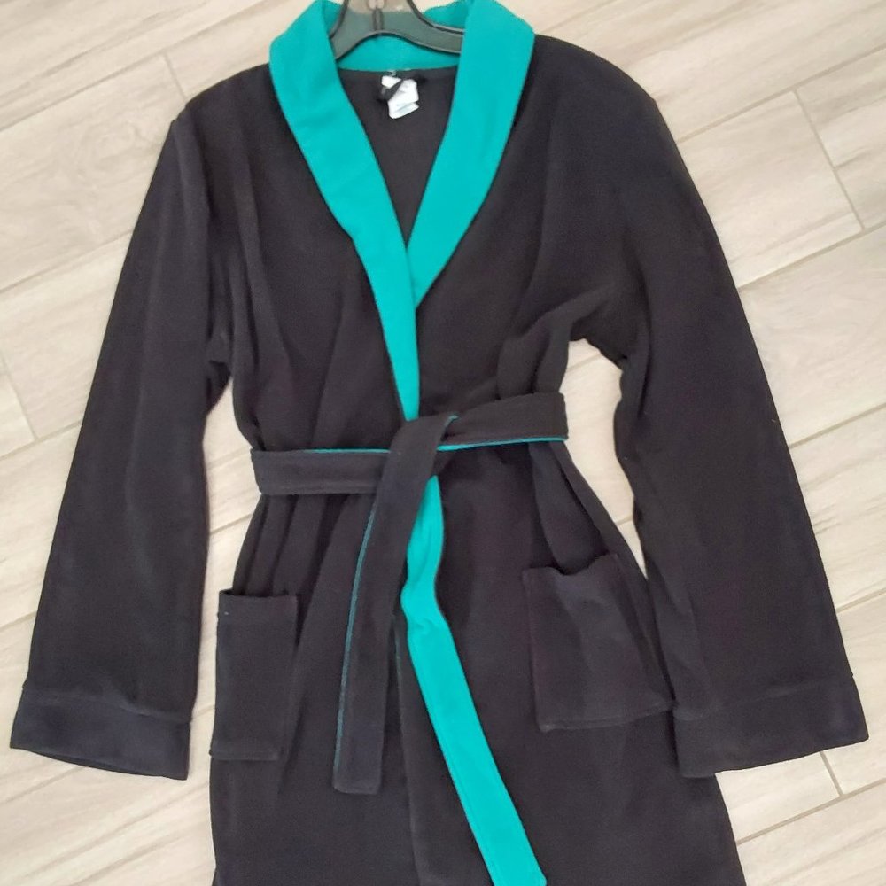 Circo Junior Unisex Black/Green Short Fleece Wrap Robe. Jr Size XL ( 16 )